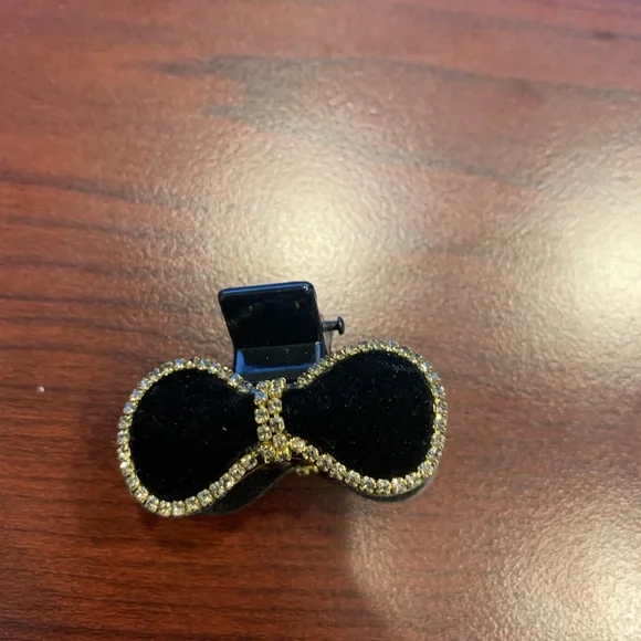 Black Velvet Hair Clip - Picture 4 of 4